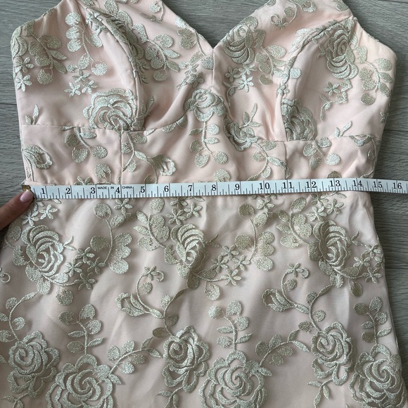 Beautiful custom dress - Picture 6 of 7